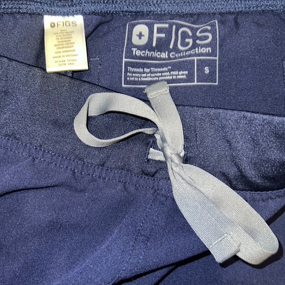 FIGS Livingston Basic Scrub Pant. Size small. Navy. - Picture 3 of 3